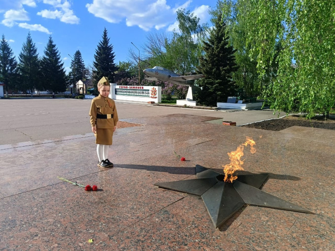Бахаева Дарина из группы "Буратино" поздравляет всех с Великой Победой! "Мы помним! Мы гордимся!" Бахаева Дарина из группы "Буратино" поздравляет всех с Великой Победой! "Мы помним! Мы гордимся!".